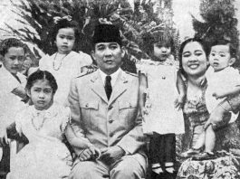 Sukarno, Fatmawati dan kelima anaknya