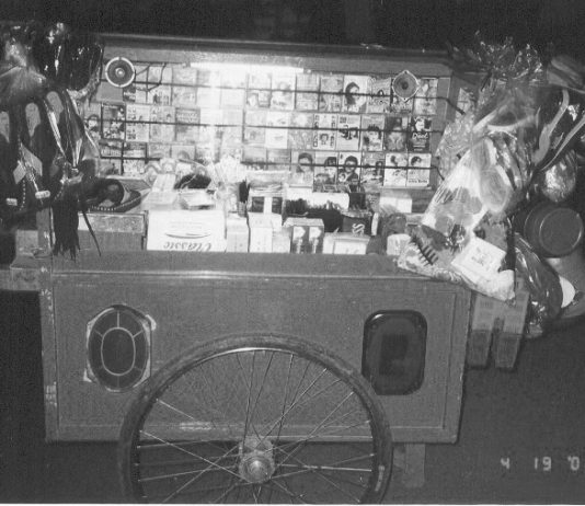 Dari Gerobak Kaset Keliling Sampai Gelaran Lapak Underground