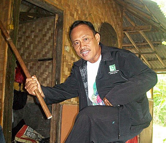 Ujungan: Ngadu Rotan Orang Bekasi