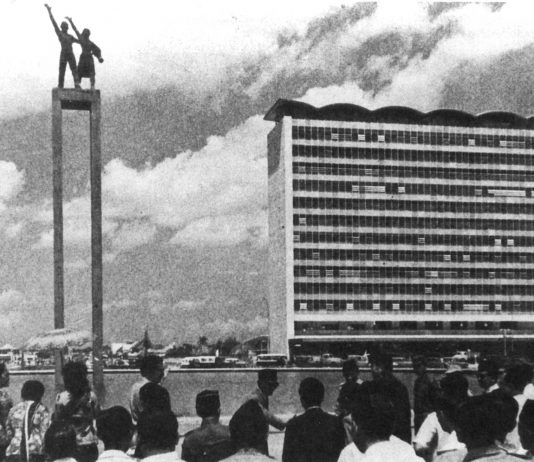 Sejarah Pembangunan HI dan Sekitarnya