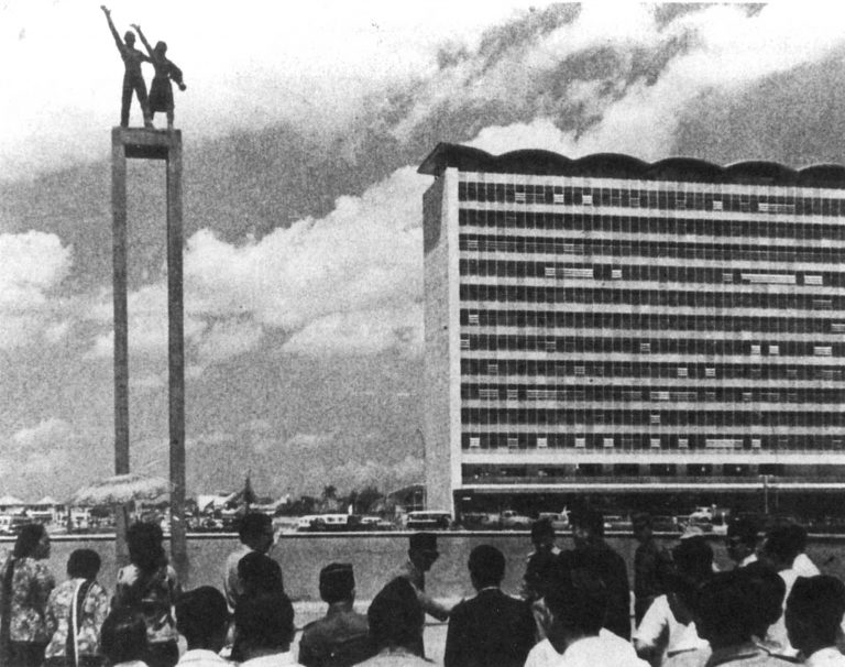 Sejarah Pembangunan HI dan Sekitarnya